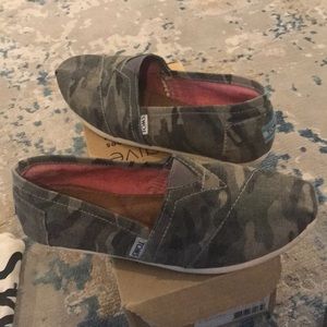 Toma Camo Slip-Ons